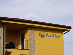 Vila Yellow látképe